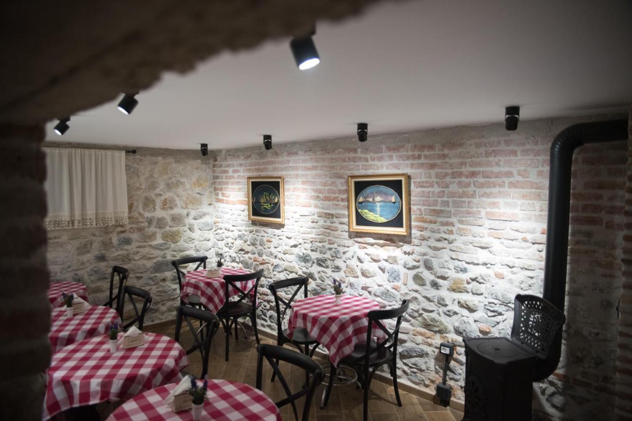 Old Bazaar Rooms Корча Экстерьер фото