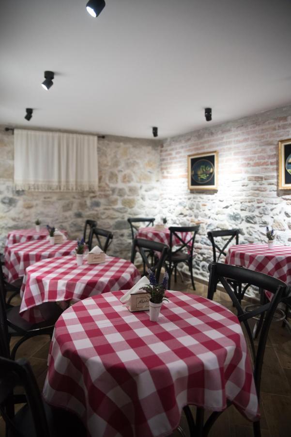 Old Bazaar Rooms Корча Экстерьер фото